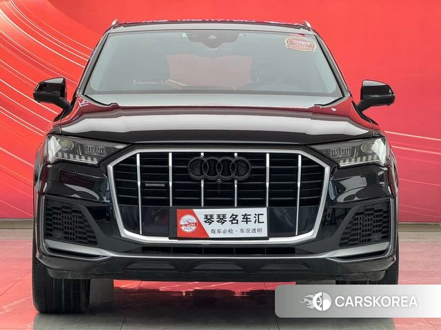Audi Q7 2022 Черный из Китая, фото 4