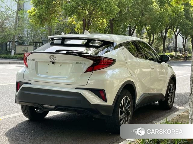 Toyota C-HR 2022 Белый из Китая, фото 4