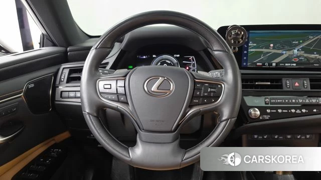 Lexus ES300h 7th generation 2023 Серебристо-серый из Кореи, фото 4