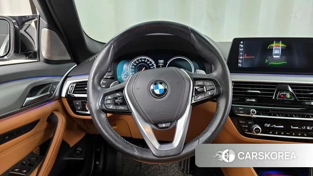 BMW 5 Series (G30) 2018 Белый из Кореи, фото 4