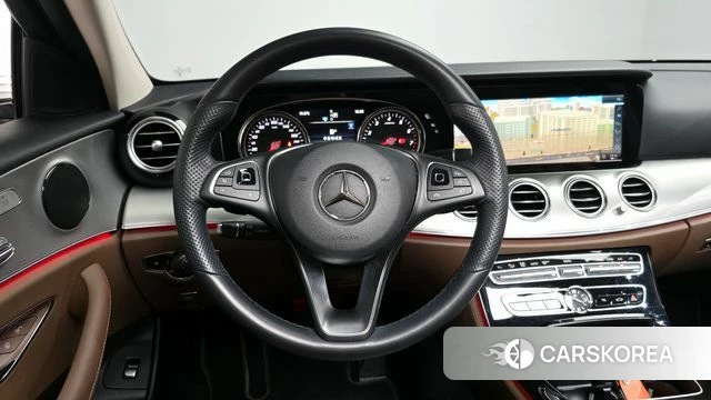 Mercedes-Benz E-Class W213 2018 Белый из Кореи, фото 4