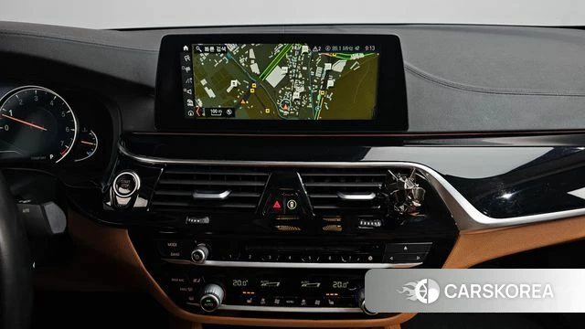 BMW 5 Series (G30) 2018 Белый из Кореи, фото 4