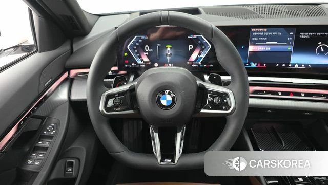 BMW 5 Series (G60) 2025 Белый из Кореи, фото 4