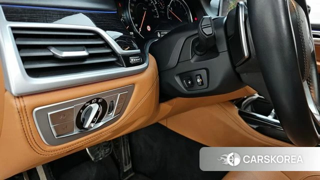 BMW 7 Series (G11) 2018 Белый из Кореи, фото 4