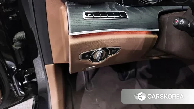 Mercedes-Benz E-Class W213 2020 Черный из Кореи, фото 4