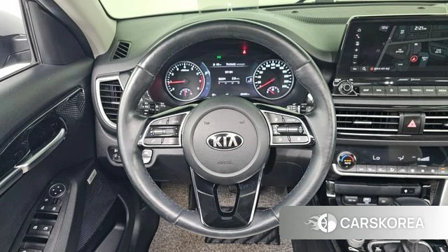 Kia Seltos 2021 Серый из Кореи, фото 4