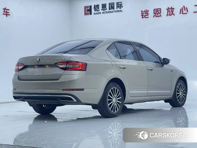 Skoda Octavia 2018 Шампань из Китая, фото 4