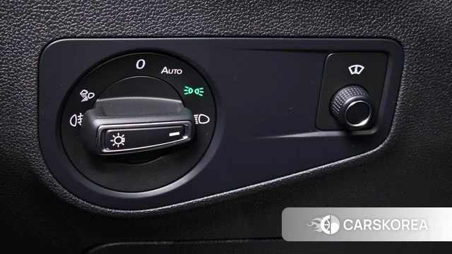 Volkswagen Tiguan second Generation 2022 Белый из Кореи, фото 4