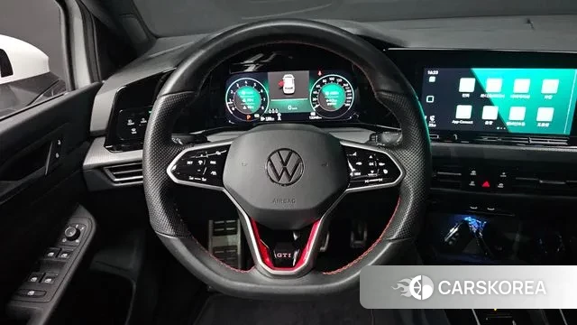 Volkswagen Golf 8th Generation 2024 Белый из Кореи, фото 4