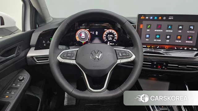 Volkswagen Golf 8th Generation 2025 Белый из Кореи, фото 4