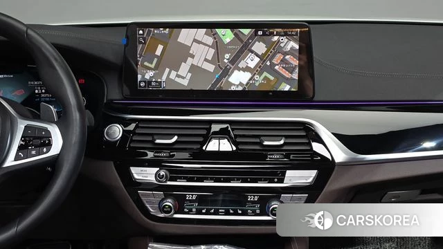 BMW 5 Series (G30) 2021 Белый из Кореи, фото 4