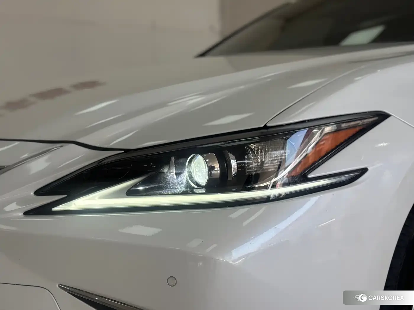 Lexus ES 2023 Белый из Китая, фото 4