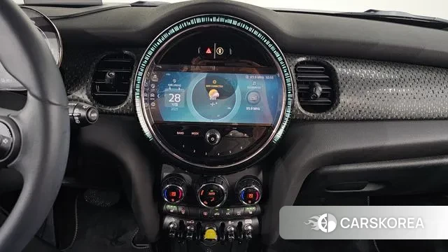 Mini Cooper Electric 2022 Черный из Кореи, фото 4