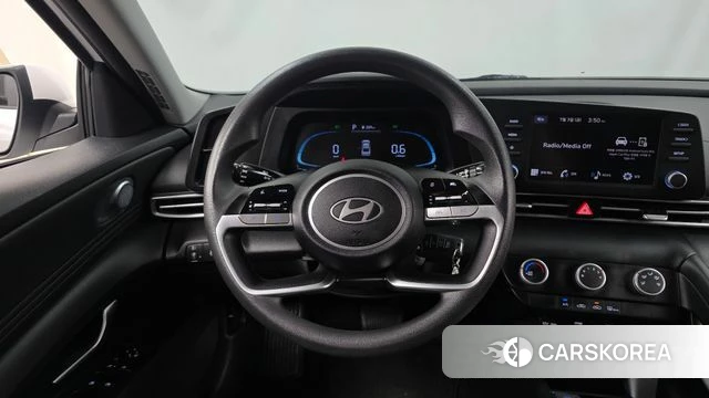 Hyundai The New Avante (CN7) 2023 Белый из Кореи, фото 4