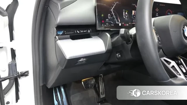 BMW 5 Series (G60) 2023 Белый из Кореи, фото 4