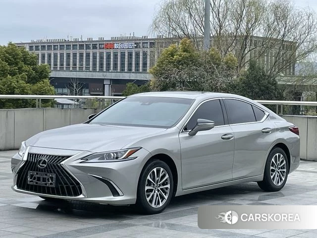 Lexus ES 2022 Серебристо-серый из Китая, фото 4