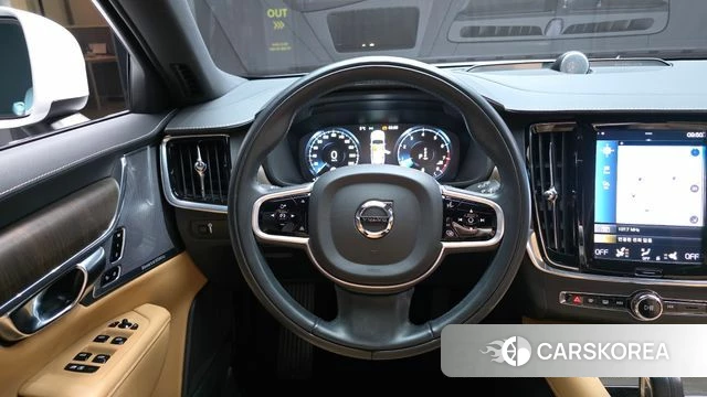 Volvo V90 Cross-Country 2021 Белый из Кореи, фото 4