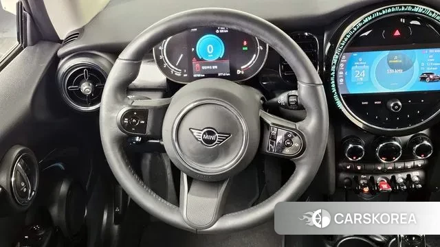 Mini Cooper 2023 Серебряный из Кореи, фото 4