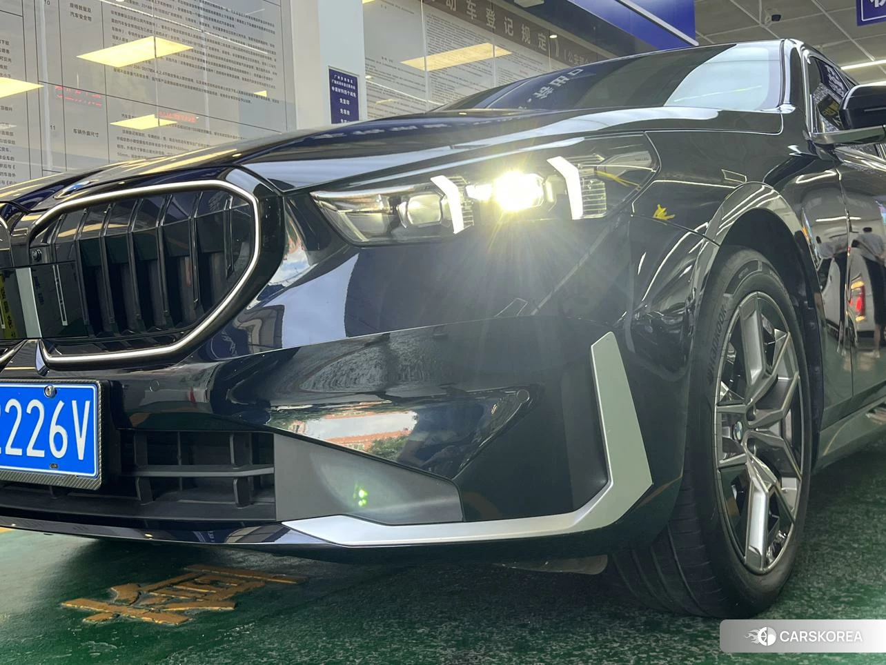 BMW 5 series 2024 Черный из Китая, фото 4