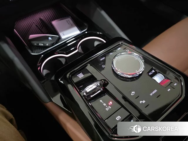 BMW 5 Series (G60) 2025 Белый из Кореи, фото 4