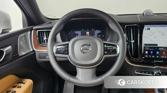 Volvo XC60 second Generation 2023 Белый из Кореи, фото 4