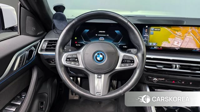 BMW i4 2023 Серебристо-серый из Кореи, фото 4