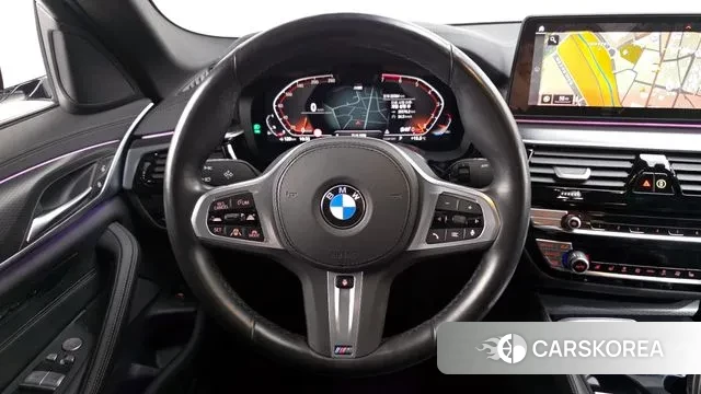 BMW 5 Series (G30) 2023 Белый из Кореи, фото 4