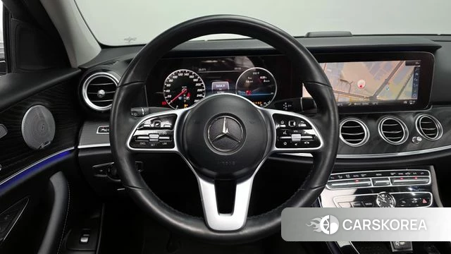Mercedes-Benz E-Class W213 2018 Серебряный из Кореи, фото 4