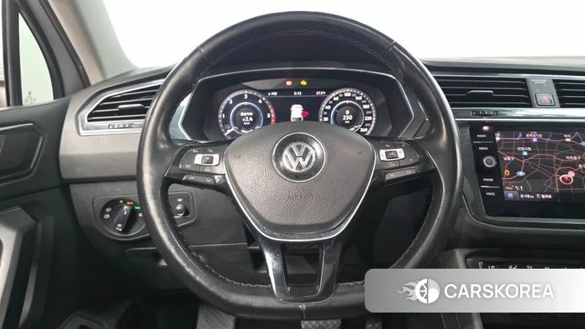 Volkswagen Tiguan second Generation 2018 Серебряный из Кореи, фото 4