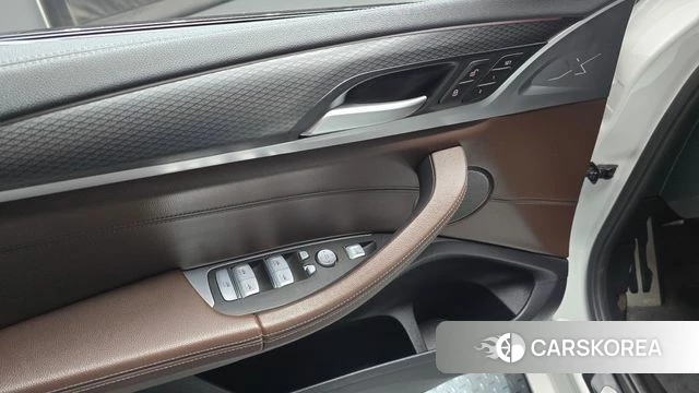 BMW X4 (G02) 2023 Белый из Кореи, фото 4