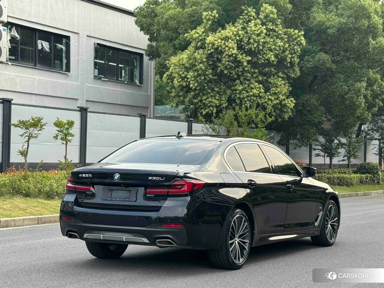 BMW 5 series 2023 Черный из Китая, фото 4