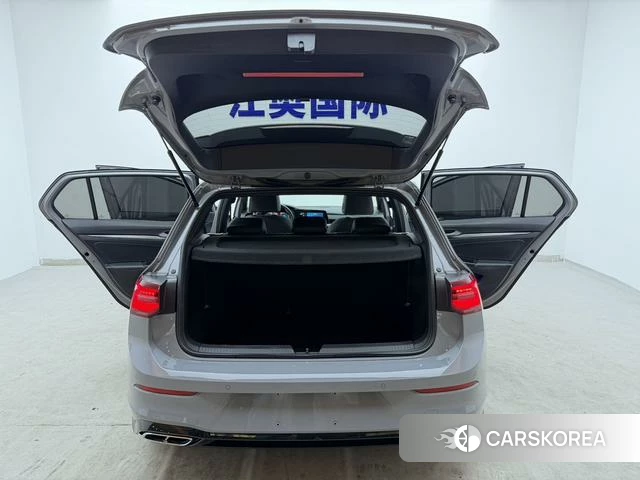 Volkswagen Golf 2023 Темно-серый из Китая, фото 4