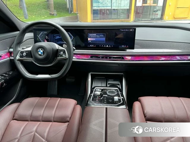BMW 7 series 2024 Черный из Китая, фото 4