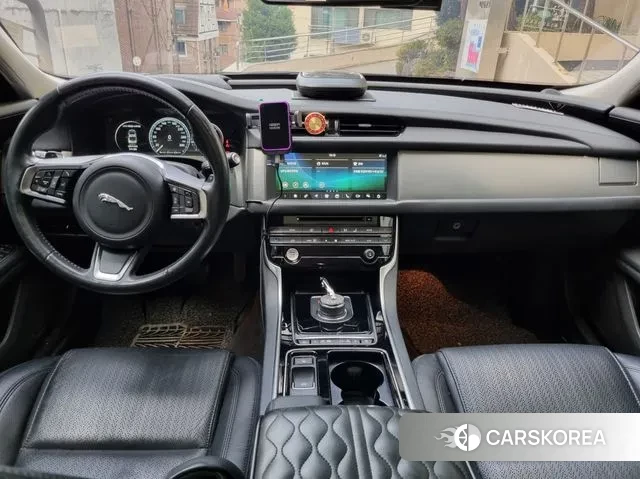 Jaguar XF (X260) 2018 Черный из Кореи, фото 4