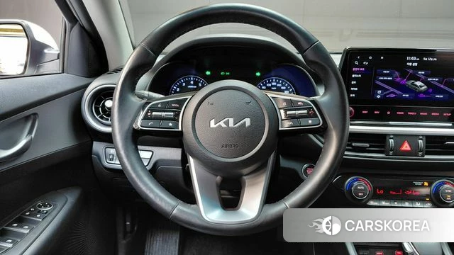 Kia The New K3 2nd generation 2022 Белый из Кореи, фото 4
