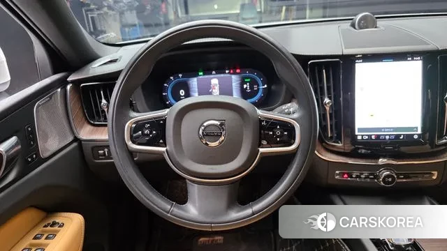 Volvo XC60 second Generation 2022 Белый из Кореи, фото 4