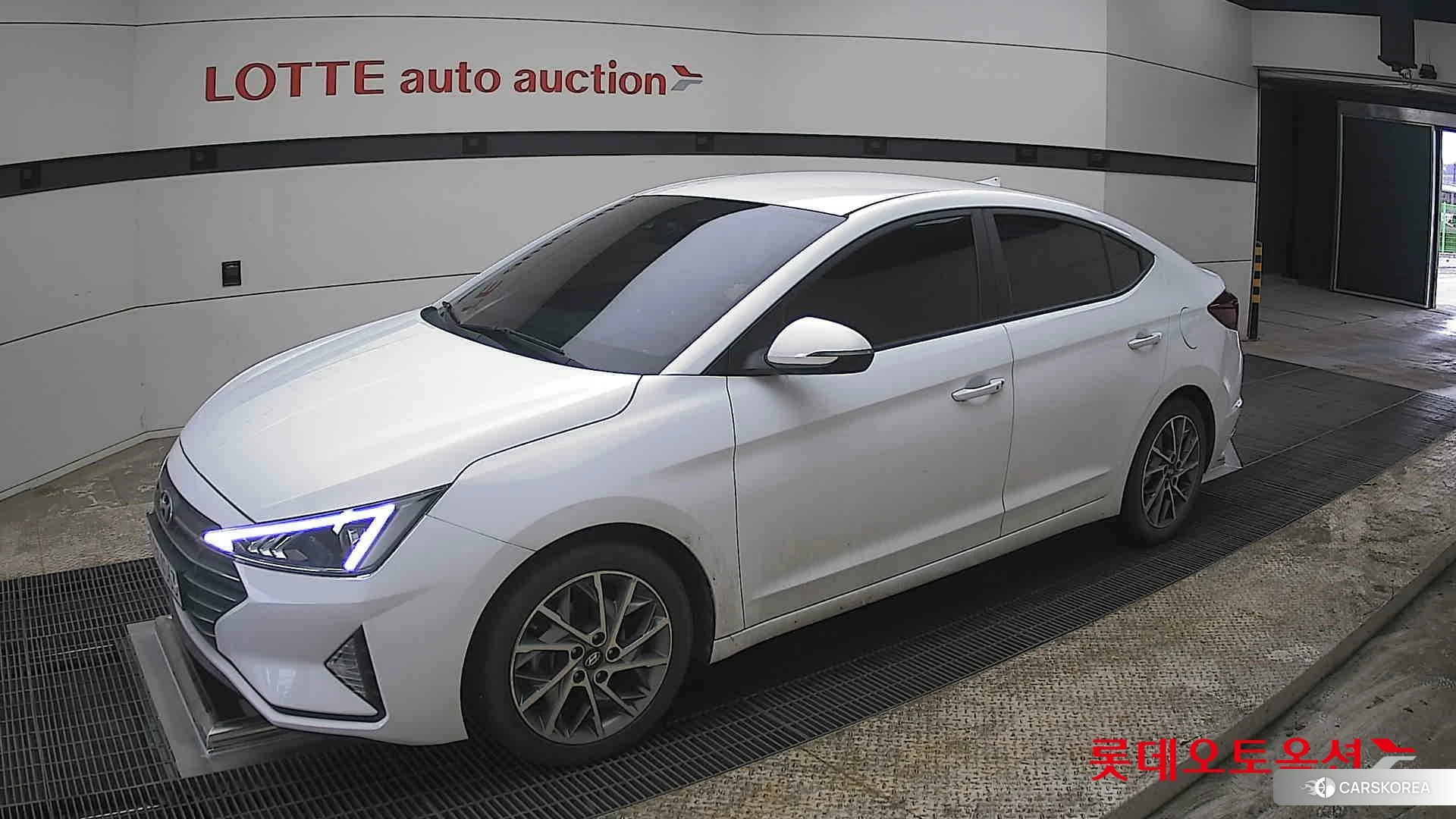 Hyundai Avante 2020 Polar White из Кореи, фото 4