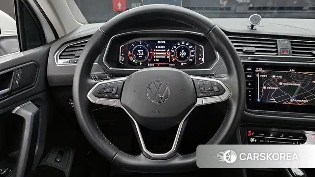 Volkswagen Tiguan second Generation 2022 Белый из Кореи, фото 4