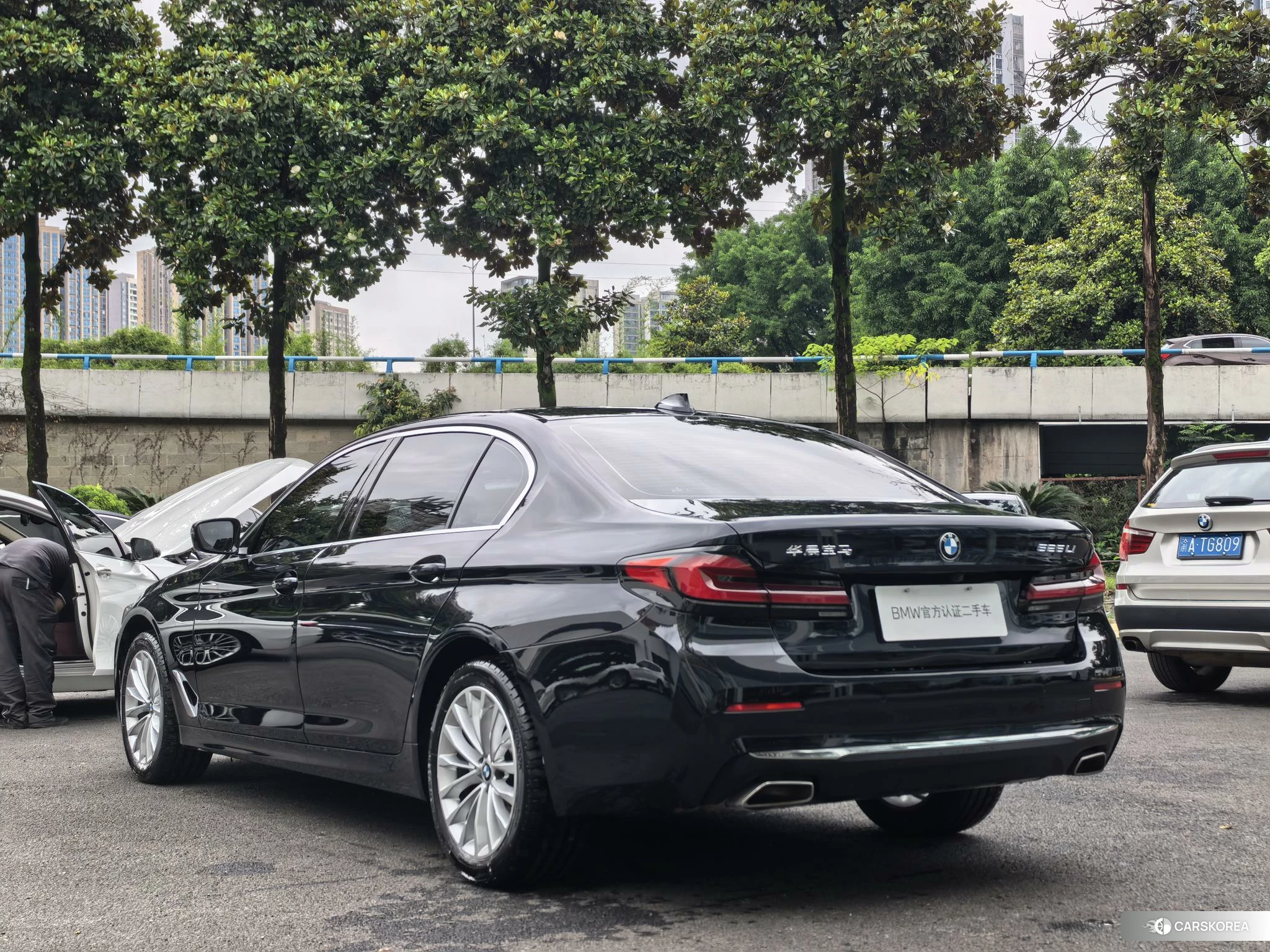 BMW 5 series 2022 Черный из Китая, фото 4