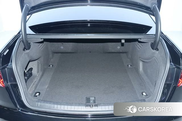 Audi A6L 2021 Черный из Китая, фото 4