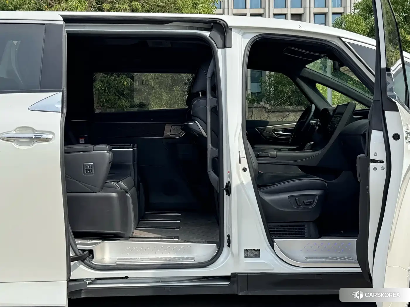 Toyota Vellfire 2024 Белый из Китая, фото 4