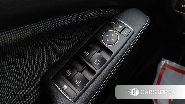 Mercedes-Benz A-Class W176 2018 Белый из Кореи, фото 4