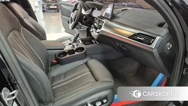 BMW 5 Series (G30) 2022 Черный из Кореи, фото 4