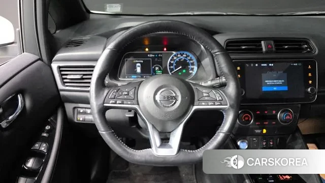 Nissan Leaf (ZE1) 2019 Белый из Кореи, фото 4