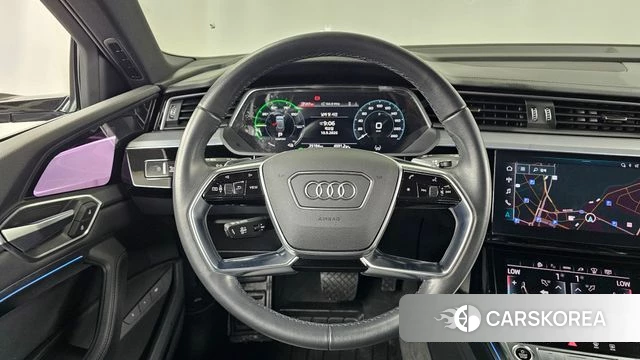 Audi e-Tron 2023 Серый из Кореи, фото 4