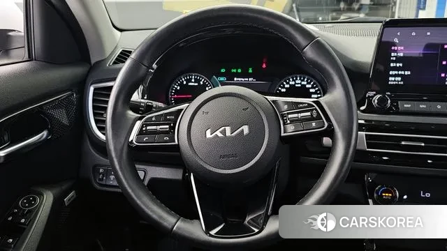 Kia Seltos 2022 Белый из Кореи, фото 4