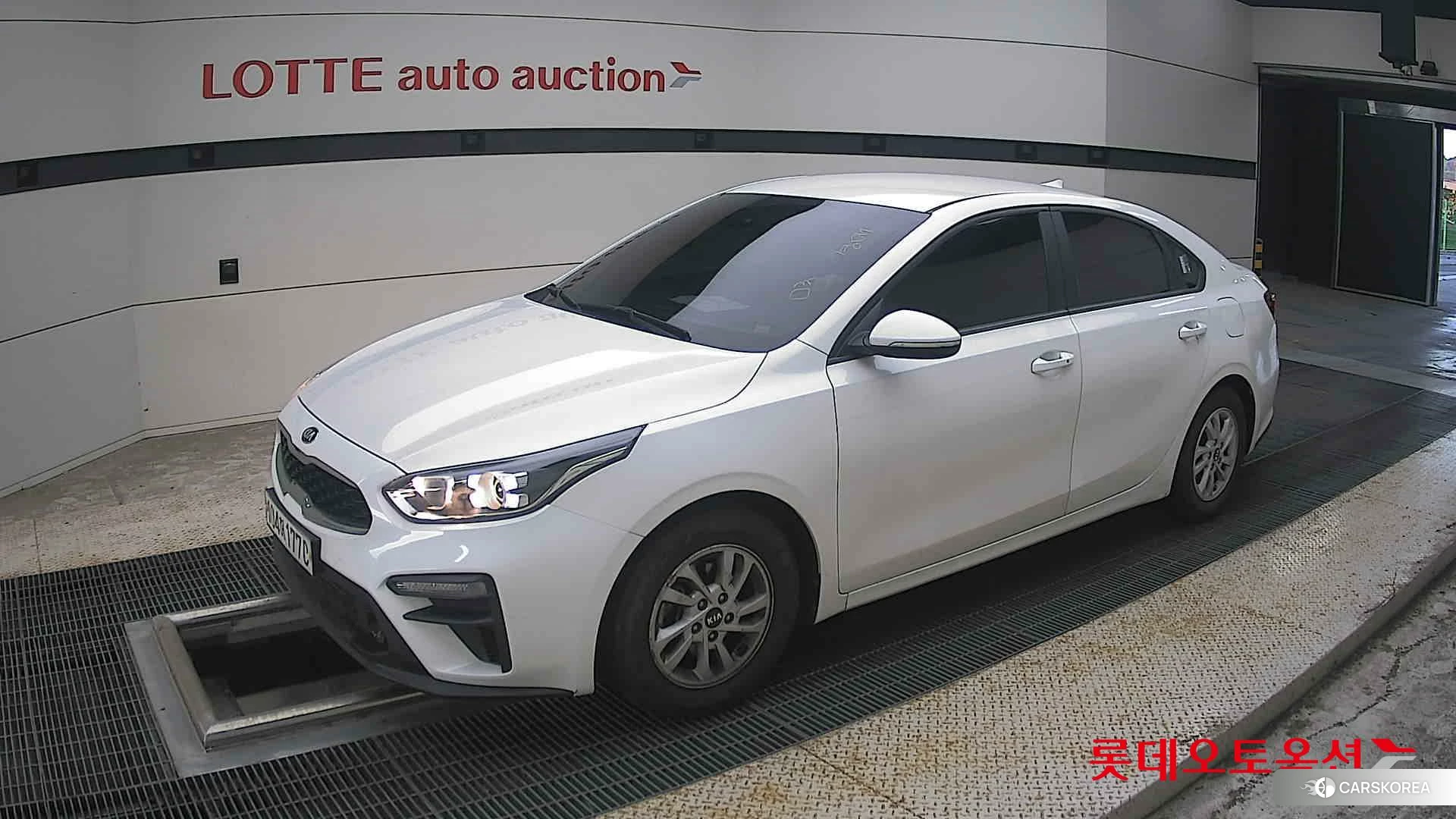 Kia K3 2020 Snow White Pearl из Кореи, фото 4