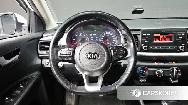 Kia Stonic 2018 Белый из Кореи, фото 4