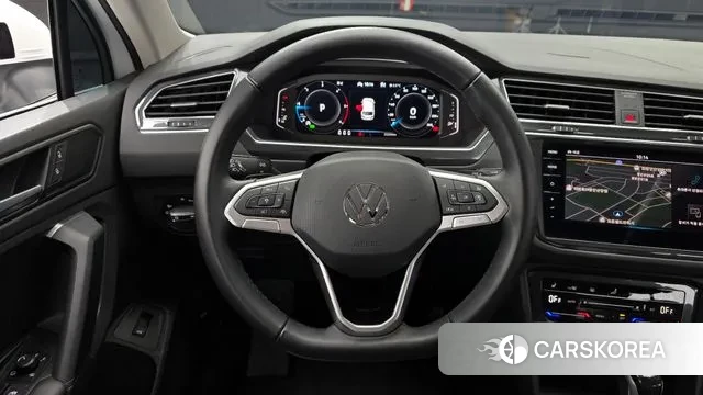 Volkswagen Tiguan second Generation 2023 Белый из Кореи, фото 4