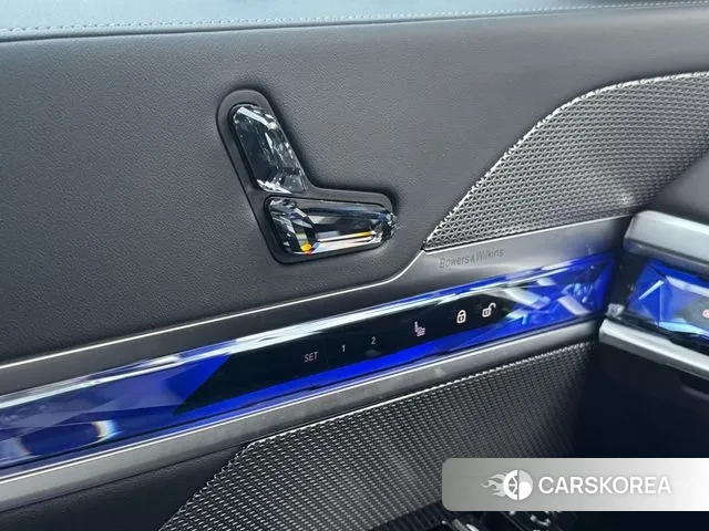 BMW 7 Series (G70) 2025 Белый из Кореи, фото 4